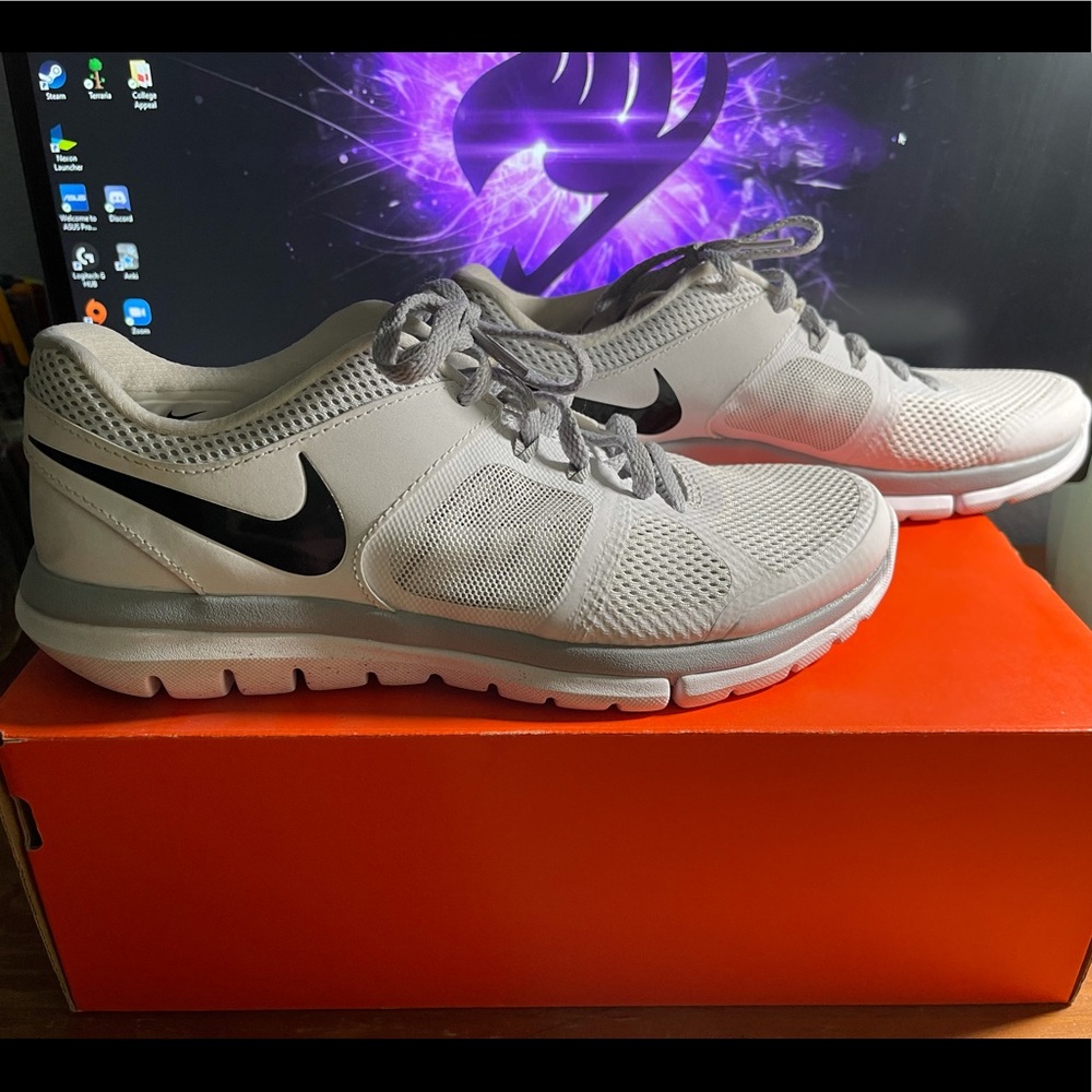 nike flex shoes price white